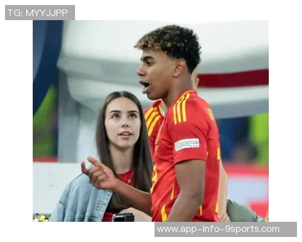 亚马尔与女友克罗地亚度假五分钟直升机之旅女友竟然晕机