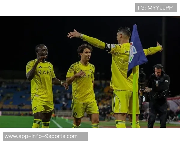 C罗生涯进球数逼近千球大关皇马曼联贡献显著 C罗生涯进球数逼近千球大关皇马曼联贡献显著